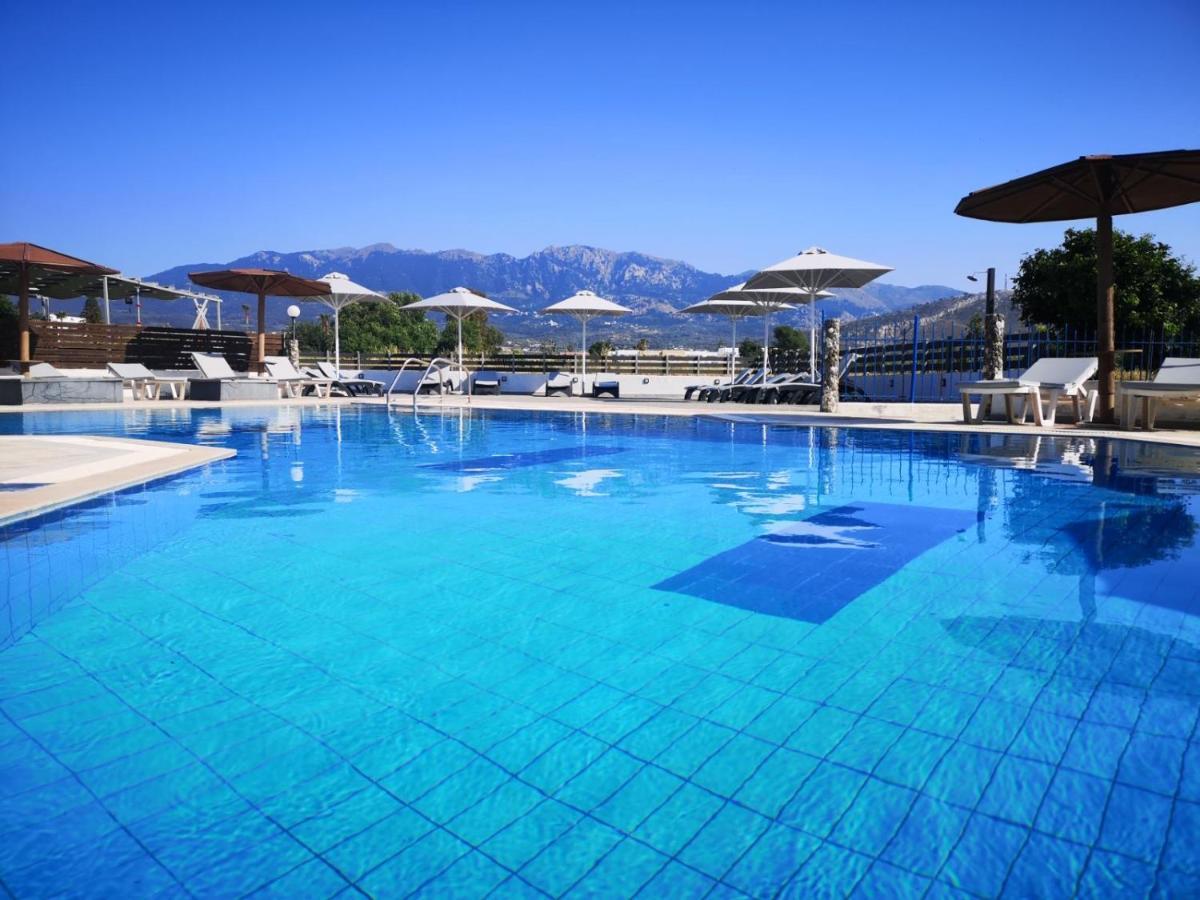 Golden Sun Aparthotel Tigkaki  Exterior photo